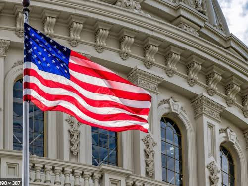 Д.Трамп эрчим хүчний сүлжээтэй холбоотой онц байдал зарлах зарлигт гарын үсэг зуржээ